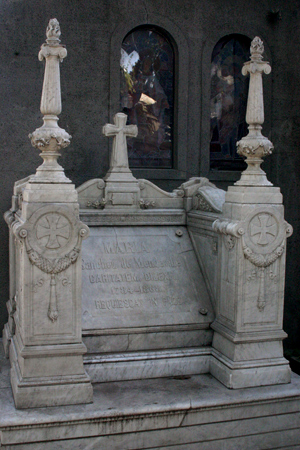María Sánchez de Mendeville, Recoleta Cemetery