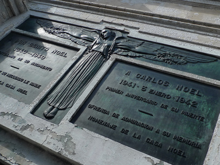 Familia Noel, Recoleta Cemetery