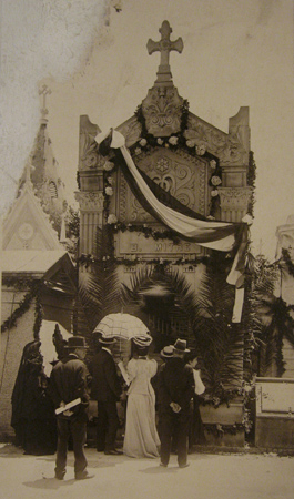 AGN, Bartolomé Mitre, Recoleta Cemetery