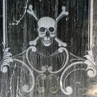 Skull & crossbones, Recoleta Cemetery