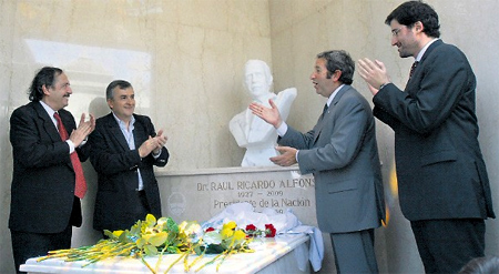 Raúl Alfonsín, Recoleta Cemetery